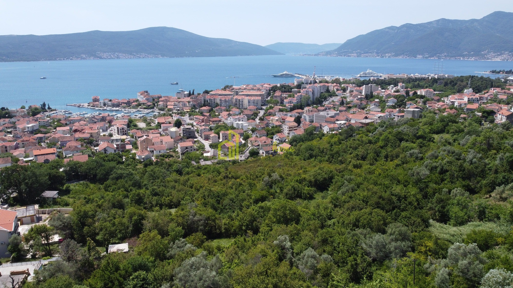 Urbanizovan plac 1240m2, Tivat